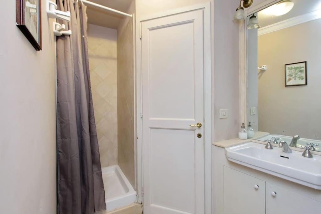 Navona Elegant Two Bedroom Apartment Roma Esterno foto