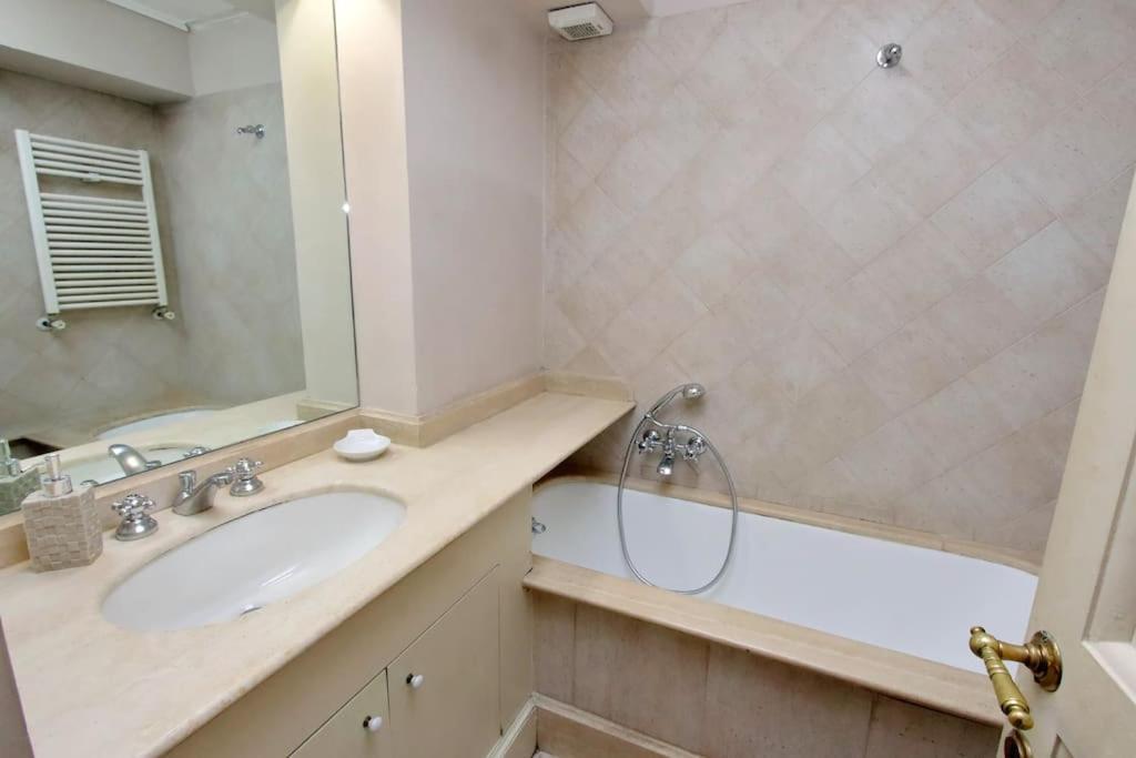 Navona Elegant Two Bedroom Apartment Roma Esterno foto