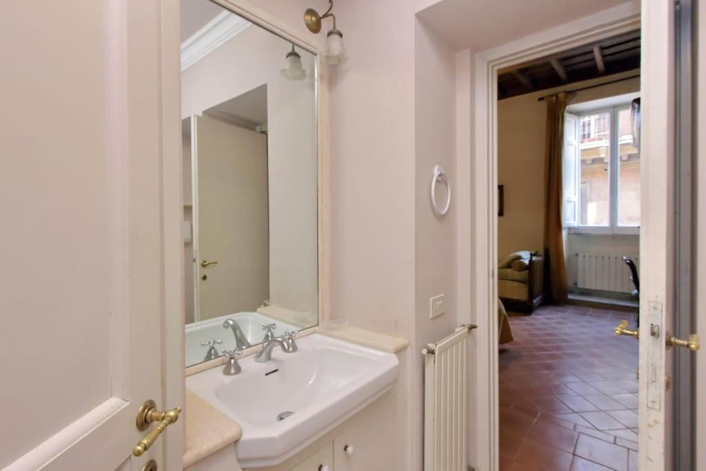 Navona Elegant Two Bedroom Apartment Roma Esterno foto