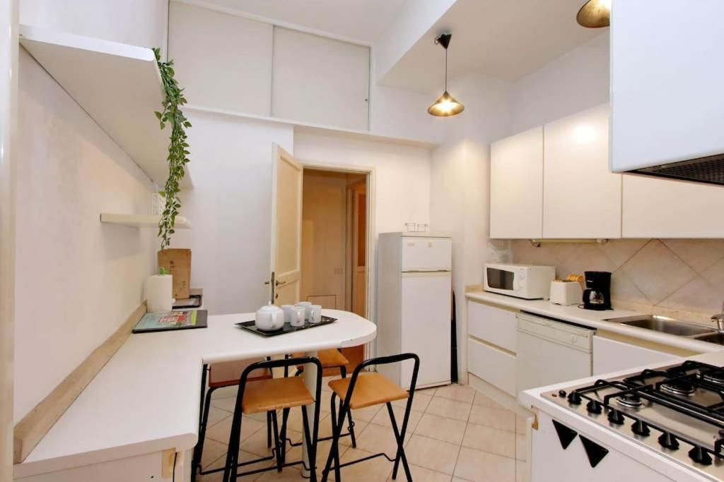 Navona Elegant Two Bedroom Apartment Roma Esterno foto